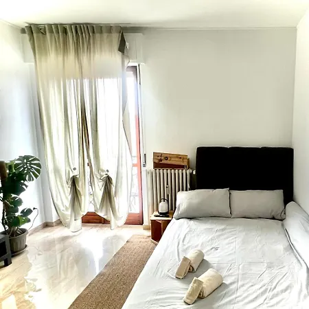 Lägenhet The 6th Floor Flat - Direct Link To Centre In 8 Mins Milano